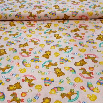 Tela osos rosasde algodón 100% con estampado de pequeños ositos en tonos rosas de 1,10m de ancho