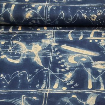 Tejido de algodón 100% con estampado abstracto de manchas y formas en diferentes tonalidades de azul y blanco para costura creativa