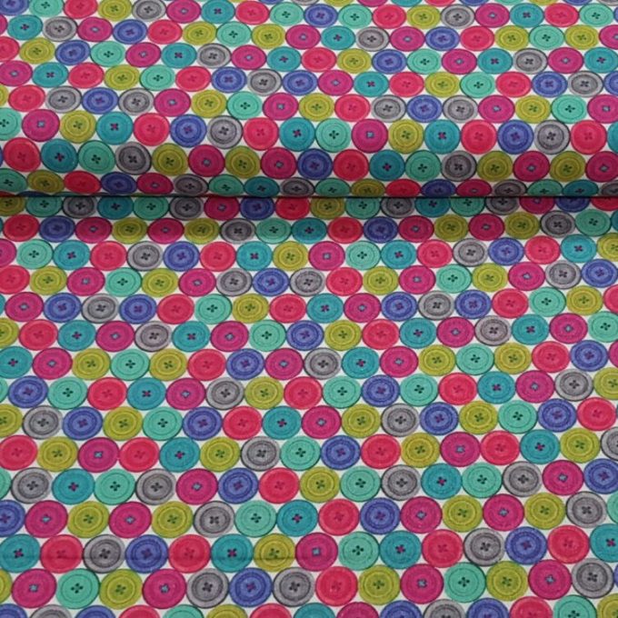 tela estampada con multitud de botones