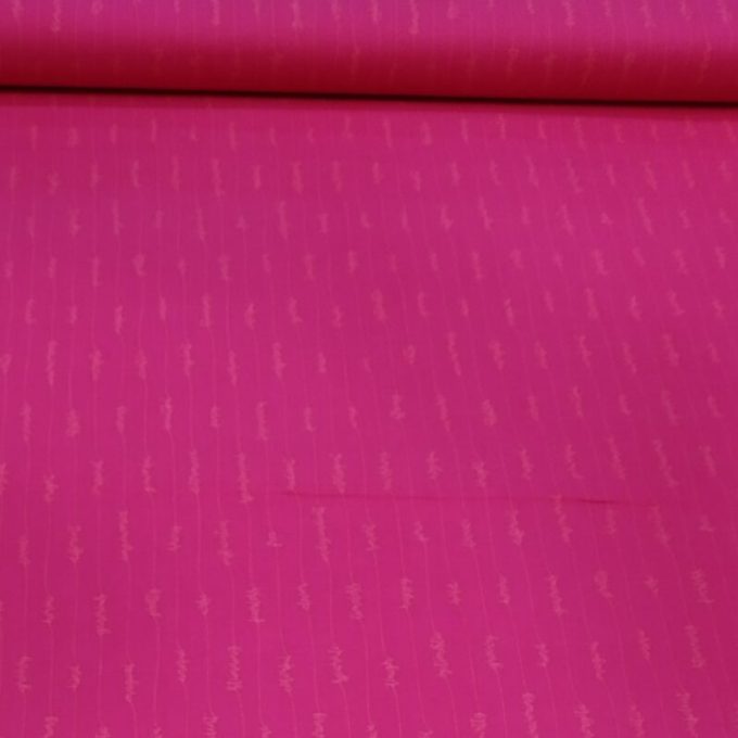 Tela rosa con palabras