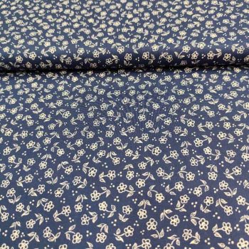 Estampado floral clásico de Liberty Fabrics en tonos azules sobre algodón de alta gama