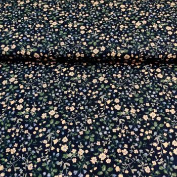 Tela de algodón japonesa con estampado floral azul detallado para patchwork y costura