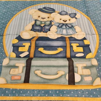 Panel de tela infantil Traveling Teddies con ositos viajeros algodón 100% referencia 2424P17